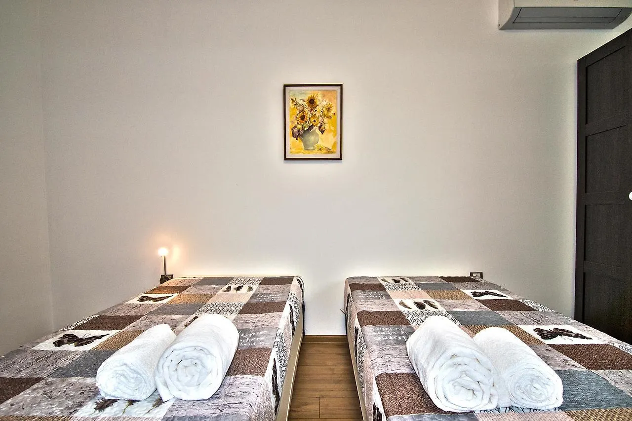 Travellino Serviced Apartments Burgas 0*,